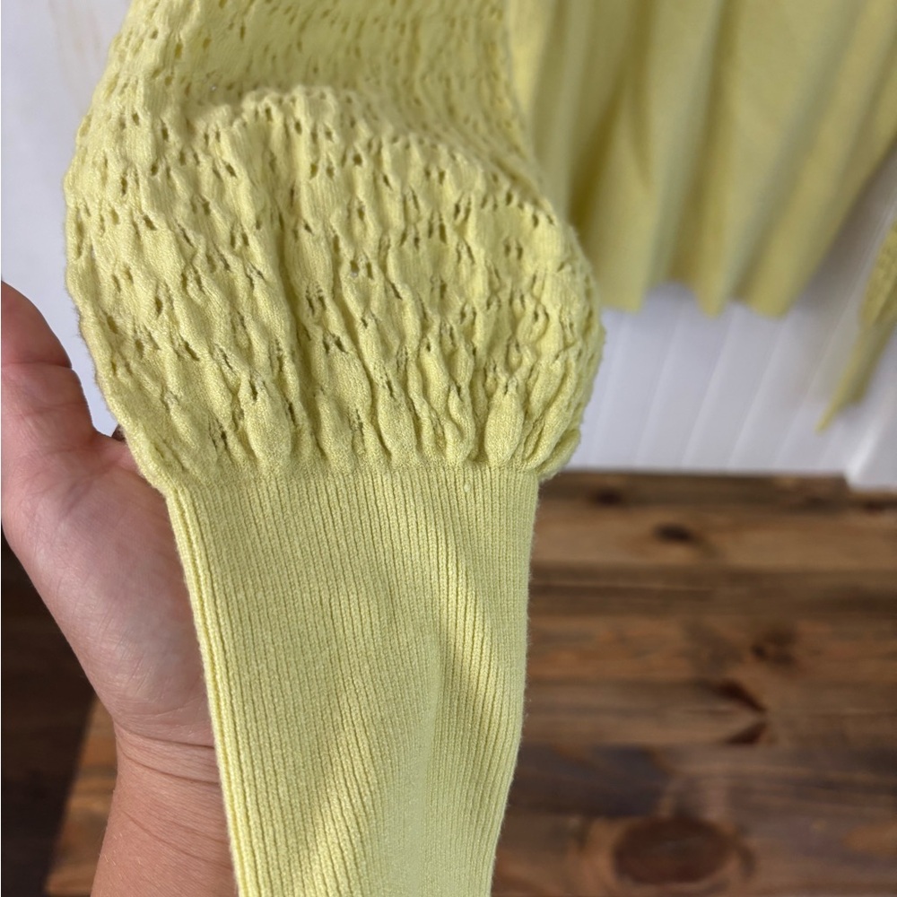 Sioni Women's V-Neck Sweater in Yellow - Picture 4 of 6